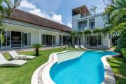 Luxury 5BR Villa with Rooftop BBQ Pool 500M to Beach