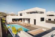 CRISTELLE by Buenavilla A 5-bedroom luxury retreat in Puerto Calero