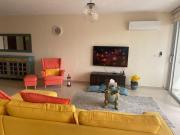 Five roses apartment