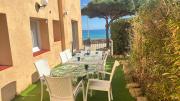 Apartamento con jardín a 11 metros de la playa. B1.