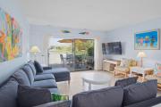 1611 Port Villa - Sleeps 6, Waterfront Villa