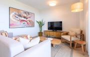 Contemporary Three-Bedroom Apartment with Pool & Gym close to Malaga