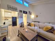 Minutes to Universal - Sunny Artist Loft Studio