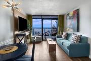 Magnificent Oceanfront Suite: 11th Flr