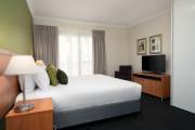 Top Leura