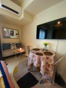 Cozy Studio with fast Wifi, AC, Netflix, and beside Abreeza mall