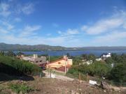 Cabaña vista al lago