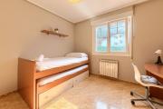 Chalet con piscina privada en playa de Sonabia