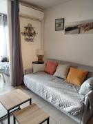 Beau studio avec grande terrasse