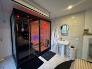 Le Cadre Noir Lux Spa, Sauna, Jacuzzi