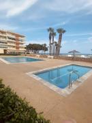 Apartamento familiar con piscina frente al mar en La Ràpita, Delicies Mar