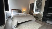 Modern 2bed warehouse conversion apartment for 6 people - London