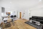 Executive 4BR House Canary Wharf , Private Parking & Garden , E14