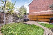 Executive 4BR House Canary Wharf , Private Parking & Garden , E14