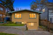 Serene MidCentury Gem 5BR Madison Park & World Cup