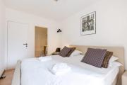 Casiola - Bright & Stylish Apartment with Balcony
