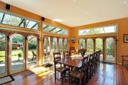 Top Leura