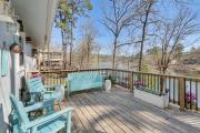 Tranquil Family Retreat w Views on Lake Desoto