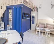 Large practical studio with parking in front of the entrance