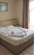 Larsens Suit Hotel