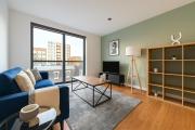 Central London 2BR Flat with Balcony