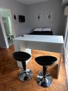 Monoambiente muy luminoso 2 cuadras Plaza de Mayo.