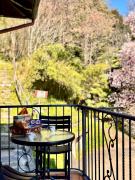 Bilocale con BALCONE a pochi minuti dal LAGO