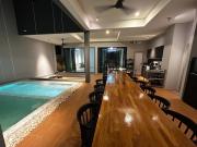 Top Ban Khlong Toei (1)