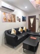 2BR spacious Townhouse Near SM Clark & Airport