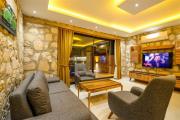 Villa with Private Pool and Jacuzzi in Nature