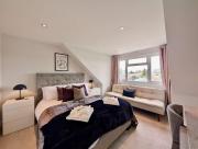 2 Private Ensuite Rooms Shared with Friendly Host