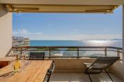 Appartement en première ligne avec terrasse vue mer