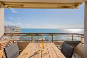 Appartement en première ligne avec terrasse vue mer