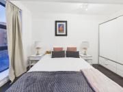 Wild Roses - The Alder Apartment - Stratford