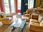 Right on Main St Hot Tub Close to Marina Garage