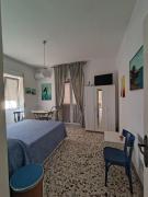 Accasa accanto al mare