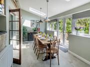 Top Burton Bradstock