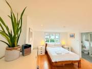 Redlands Fun & Colourful Artistic House