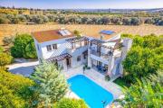 Villa Oliva by Villa Plus