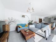 Maison proche Clermont et RIOM 4 Chambres et 4 SBD , Tout Climatisé avec Parking Gratuit