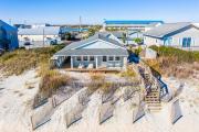 The Turtles Nest- Oceanfront Cottage - Hot Tub - Dog Friendly