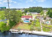 Paradise on Ocean Waterway Huge 5000 sq ft w Private Pool, Boat Dock, Grand Piano, Game Tables, BBQ, 1 acre Yard, Crib, Sleeps 34