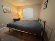 Bright & Cozy Room Near Surrey Centre - Free Parking & Wifi