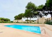 LHermitage - Piscine - Terrain de Tennis - place de parking privée - Pinède