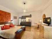 Studio au coeur dEygalières avec terrasse privée