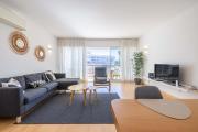 Elegant Marina View T2 Apartment- The Moorings