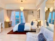 Chic stay at Venice Grand Canal Mall View