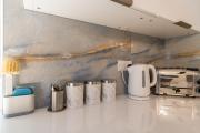Warden Home-9 Guests-4 bedrooms-Near Etihad Stadium & CO-OP Arena - near Train Station & Bus Station