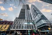 Chic 2 Bedroom Close to Eaton Centre