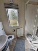 Beautiful 2 bedroom caravan, holiday park Tenby
